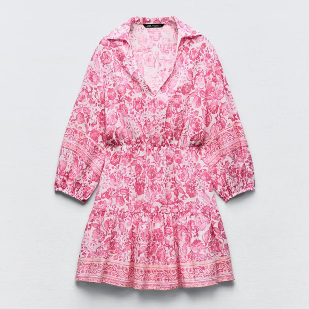 Så söt rosa klänning från zara - perfekt till midsommar!💕Den är i storlek XS och aldrig använd, prislapp finns kvar. Skriv för egna bilder!💕. Klänningar.