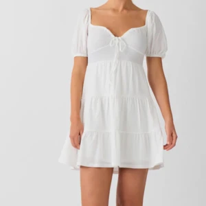 Klänning  - Den är i bra skick och bara använd en gång