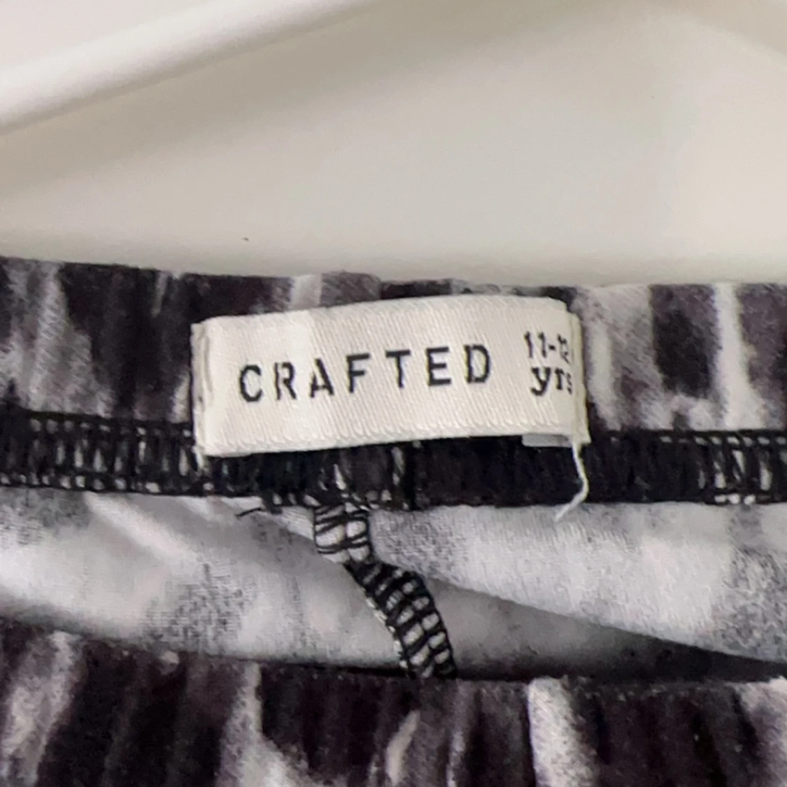 Mjuka byxor från crafted - 90