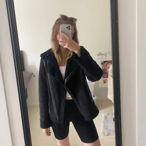 Jacka - Bra skick! Frakten ingår inte i priset!!❌🚚