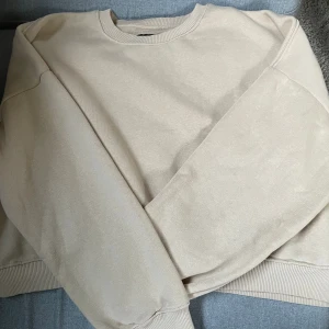 Sweatshirt - Sweatshirt i väldigt fint skick 