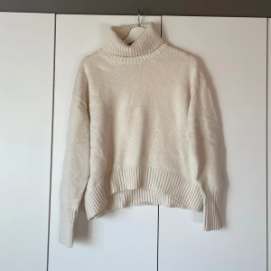 Vit polo - Så fin poli från hm! Tjockt material