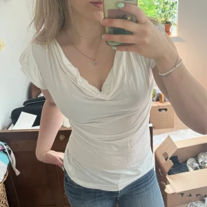 Tshirt - Stilren t-shirt från Calvin Klein