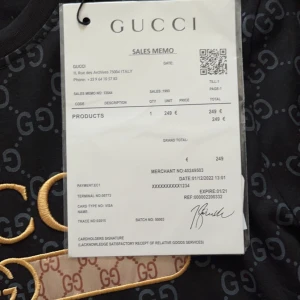 Äkta Gucci T-shirt - Tjena säljer en äkta Gucci T-shirt helt ny