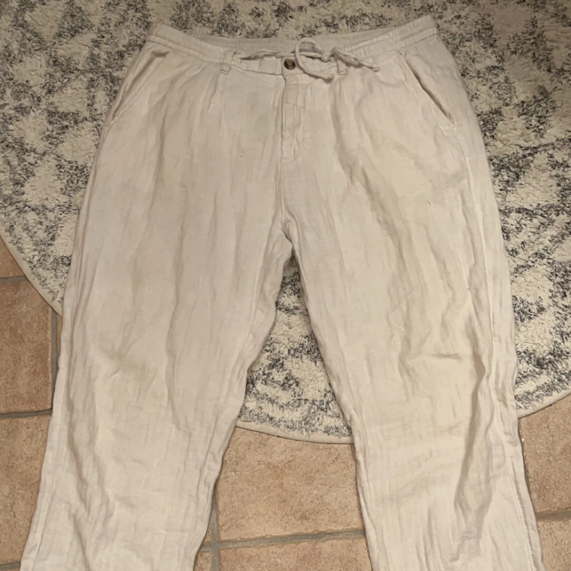 Säljer linnebyxor från Lindbergh