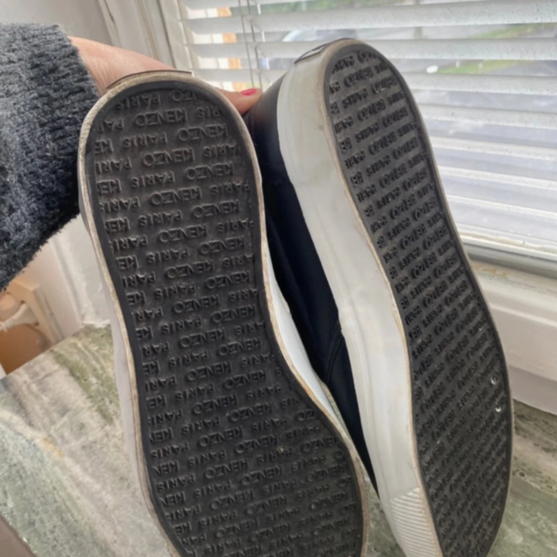 Kenzo svarta slip-ons - 91