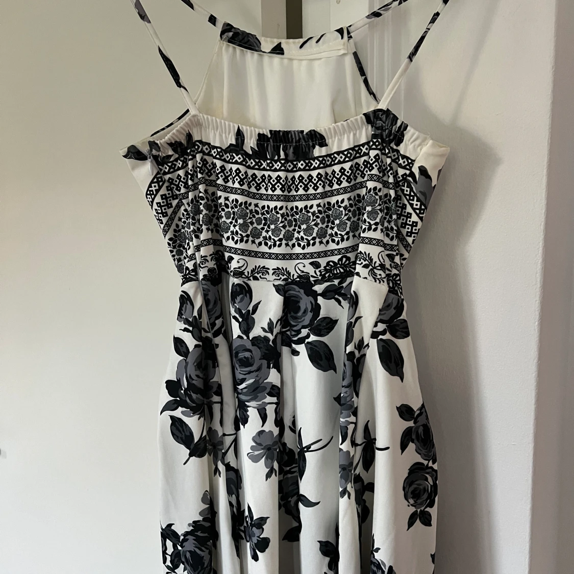 Blommig klänning - 91