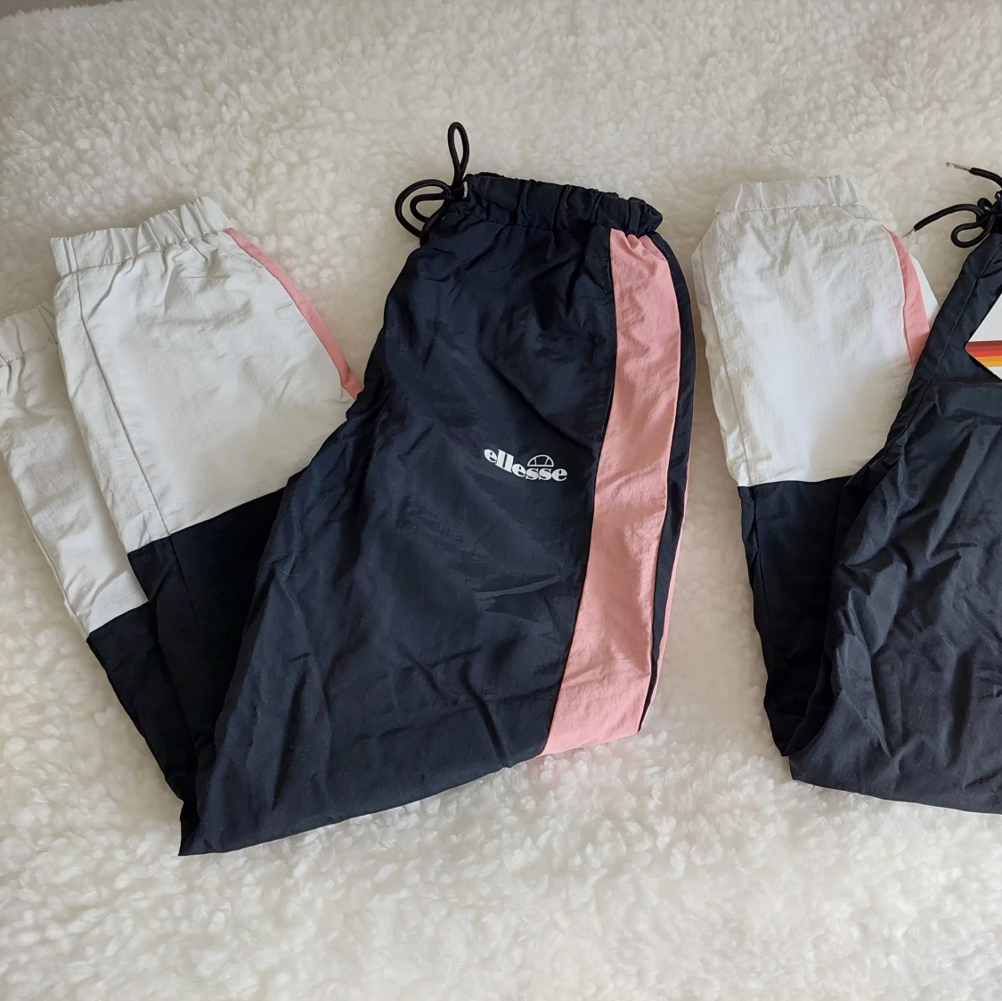 Nytt Ellesse set 3plagg, jacka och 2 par byxor. - 2