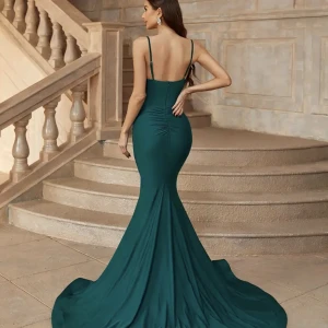 Klänning  - Helt ny klänning