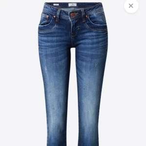 LTB jeans  - Säljer mina mörkblåa ltb jeans då dom inte används mer ❤️ Skriv för fler bilder eller frågor  Storlek- 28/36