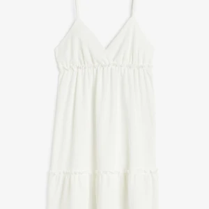 Volangklänning - Från hm i bra skick🌸pris kan diskuteras 