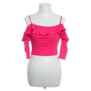 Croptop zara  - Fin rosa croptop med volangdetaljer från zara 