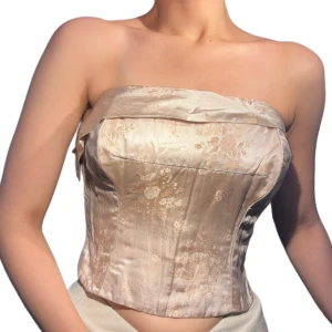 Silkes korsett 38 - I fint skick, se bilder   Storlek 38 eller M 