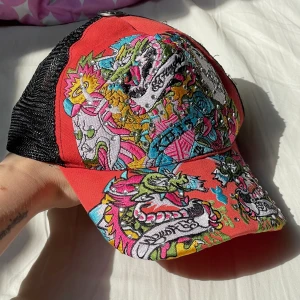 Ed Hardy keps - Ed Hardy keps i väldigt fint skick, justerbar storlek. Pris kan diskuteras.