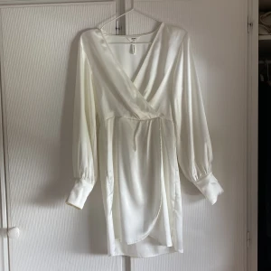 Klänning - En klänning från only i stolek 34, nyskick