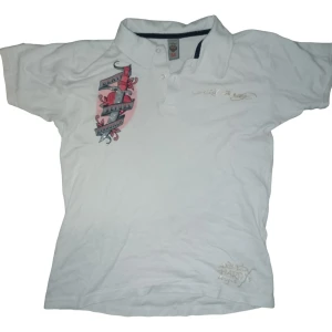 Ed Hardy pike - Skön Ed hardy pike I bra skick Längd 62cm  Bredd 45.5cm M men passar nästan S Kom gärna med frågor