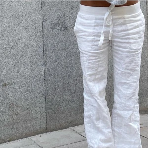 Alobha label linnebyxor - Skitsnygga Lågmidjade linnebyxor ifrån ALOBHA använda men fortfarande i fint skick utan defekter 💋💋💋