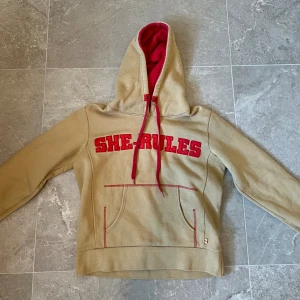 Söt hoodie💘 - Gullig hoodie💘Skriv vid intresse eller frågor, pris kan diskuteras💖