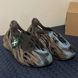 foam runners yeezy - Har Nästan aldrig använt dom 
