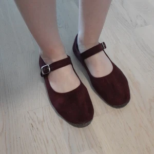 Ballerinaskor med remmar- velvet - Bra skick