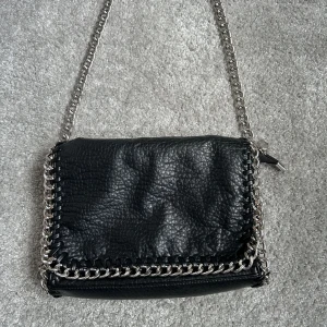 Tiamo  - Tiamo väska säljes då jag ej använder den längre🩷