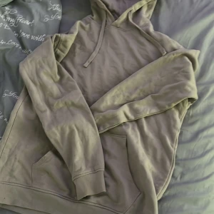Brun/beige hoodie  - Nyskick 