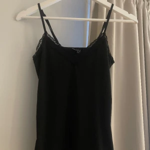 Spets linne - Superfint spetslinne, inte använd mycket alls 