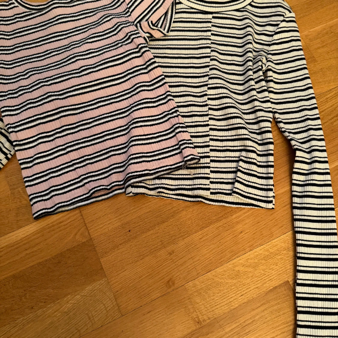 2 stycken randiga tröjor 