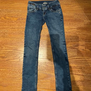Ltb jeans - Säljer ett par ltb jeans i modellen jonquil. Jag är 163 cm. Nypris ca 700 men säljer för 300 ist. Skriv för mer bilder💗