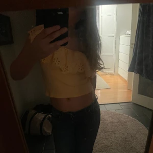 Tröja - Skitsnygg tröja att ha på sommaren, använd en gång!! Passar mig som bär S