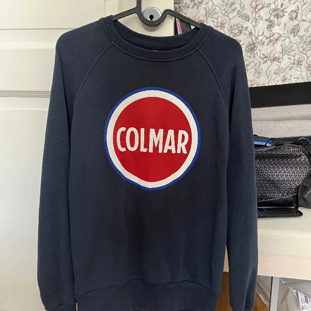 Säljer nu denna Colmar tröja då jag ej använder den längre.  Fint skick  . Tröjor & Koftor.