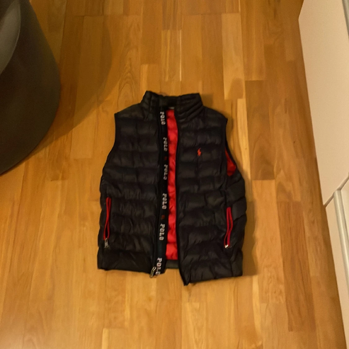 2 olika västar. Moncler och polo ralph lauren. - 91