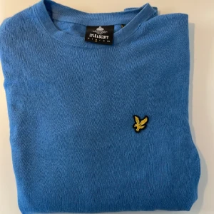 Lyle&Scott stickad tröja - En lyle&Scott tröja som bara använts ett fåtal gånger och är kvar i ett utmärkt skick!!!