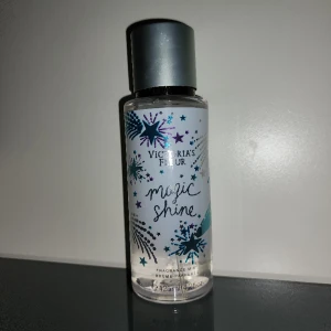 Body mist  - Victoria's fleur body mist. Innehåller 125 ml. Helt ny, endast testad. 