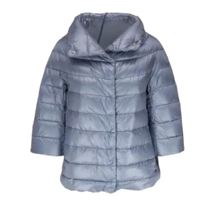 Herno jacka - Säljer nu min herno liknande jacka med Trekvartsärm!💕 så fin och passar mycket bra till olika väder beroende på hur du stylar den!😉 skriv för mer bilder❤️ (Säljer pga att jag rensar ut mina jackor och ser ej användning av den tyvär)💕💕 Fraktar bara! 