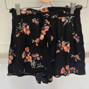 Shorts - Fint skick. Knappt använda.   