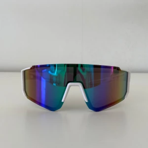 Solglasögon/Sportglasögon - oanvända - Helt oanvända Sportglasögon  100kr