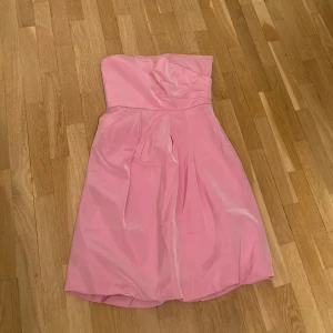 Klänning  - Klänning i fint skick 