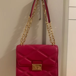 Michael Kors väska - 🤍