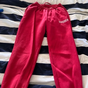 Mjukis - Röda mjuka hoodrich mjukisbyxor, använt ett par gånger bra skick