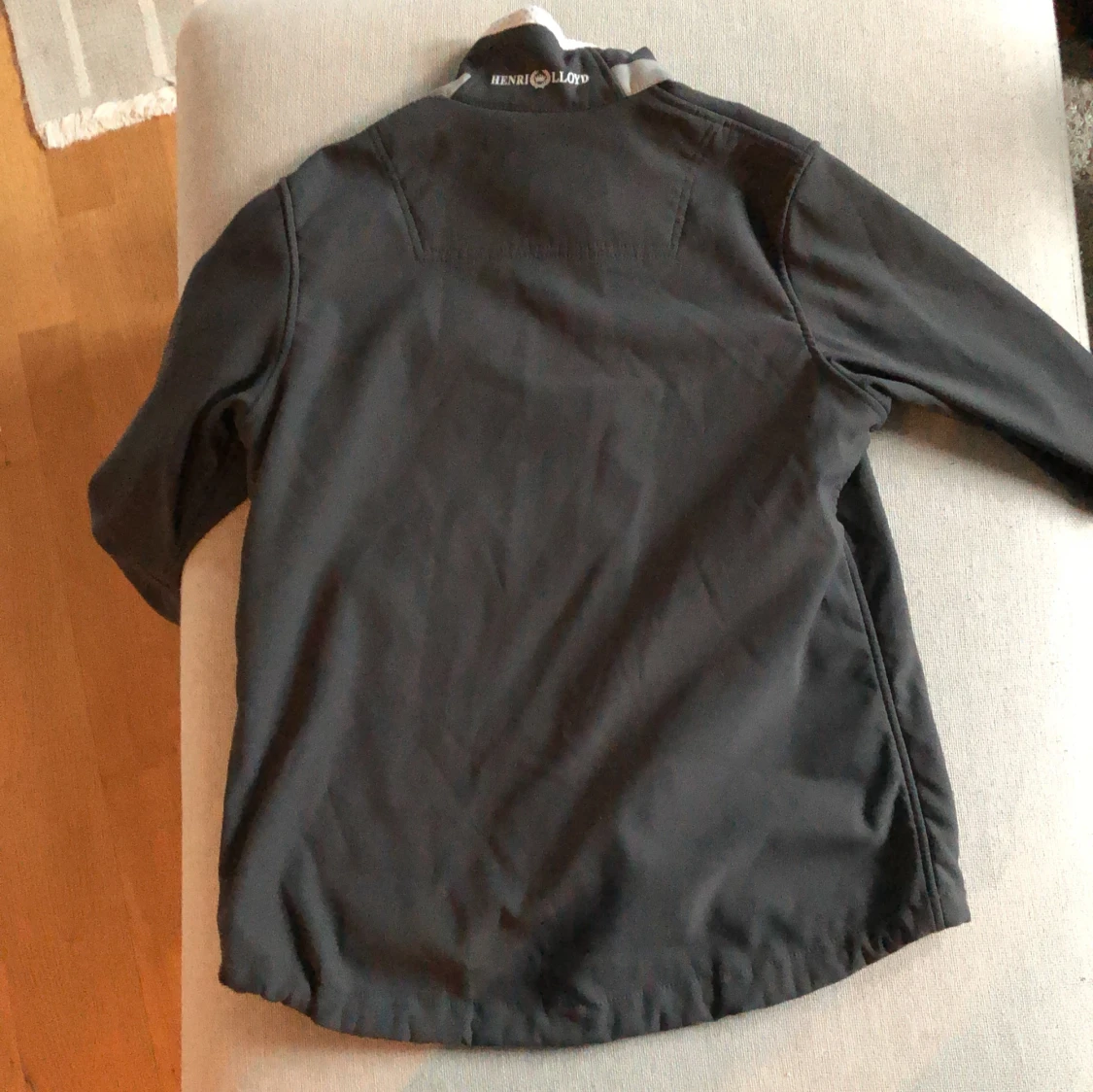 Svart vindjacka från Henri Lloyd - 90