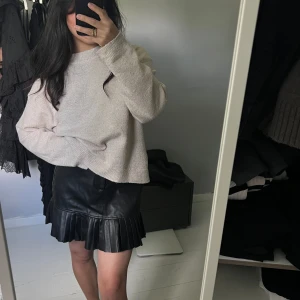 Skinnkjol - Tveka inte vid frågor! Säljs på grund av flytt och rensning 🌸