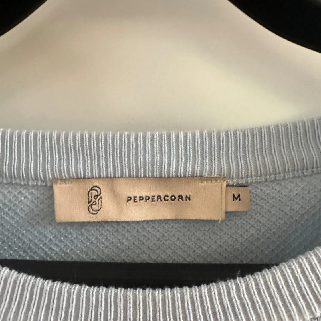 Stickad t shirt från peppercorn - 90