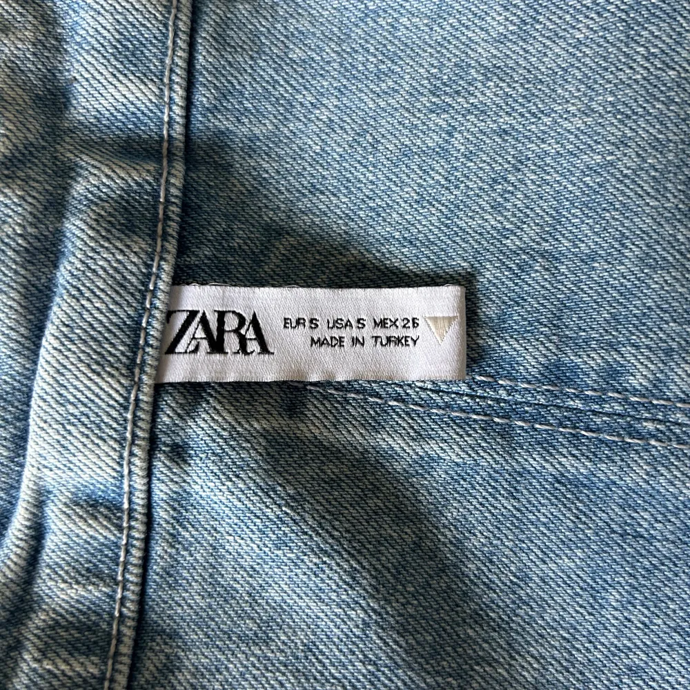 Super fin topp ifrån zara💗. Toppar.