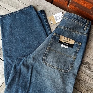 Pull&bear skater jeans  - Helt nya skater fit jeans från pull&bear med tags kvar aldrig använda. Säljer pga dem va för små för mig. 