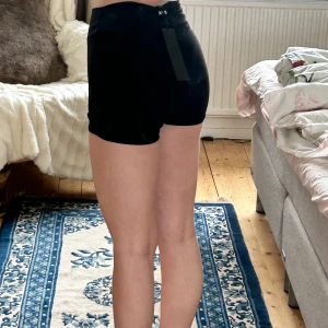 Oanvända shorts - Från whitefox