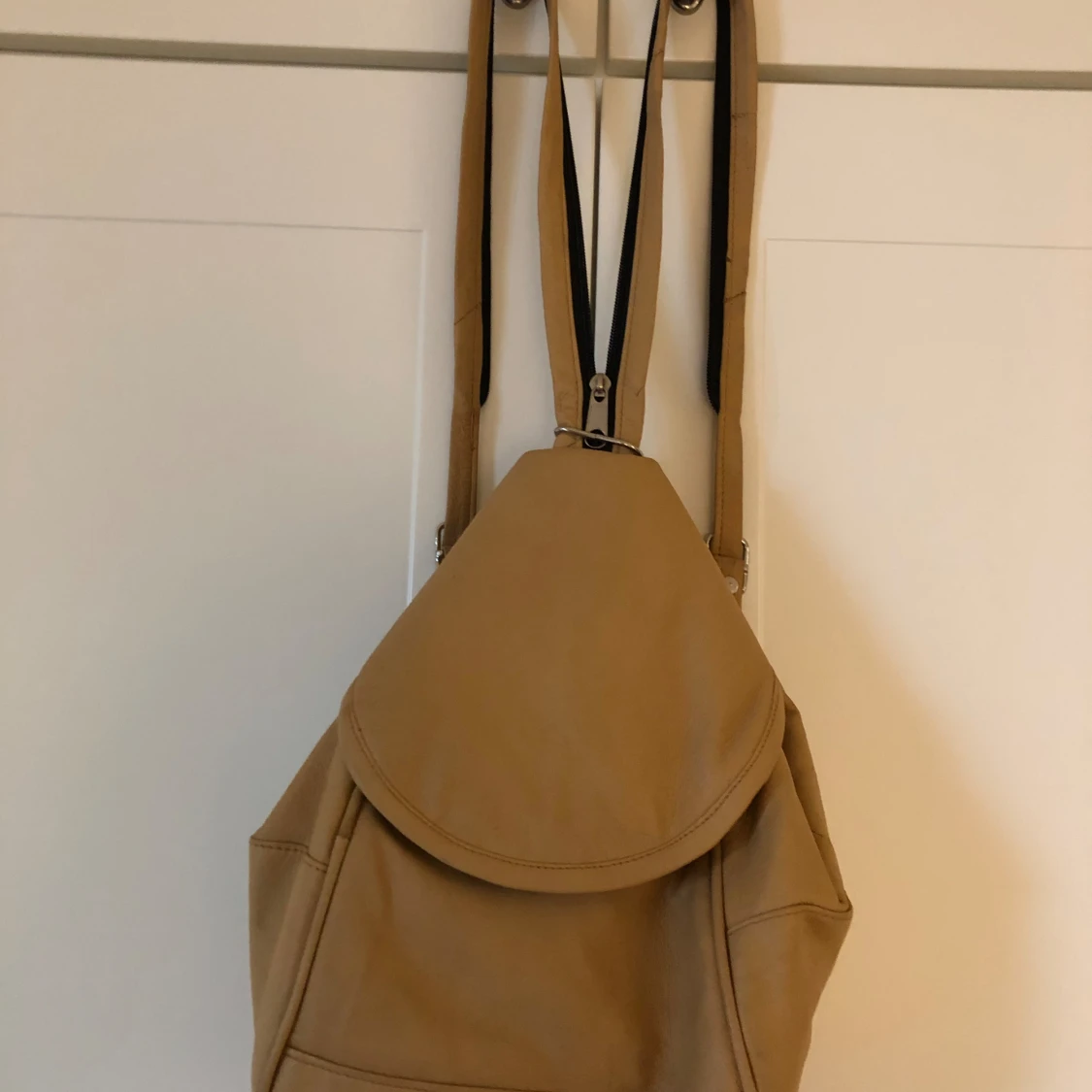 Liten läcker ryggsäck i mjukaste skinn - 91