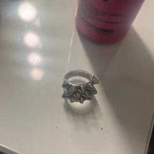 Edblad ring - Mått:18,60 Säljer eftersom jag använder guld och inte silver