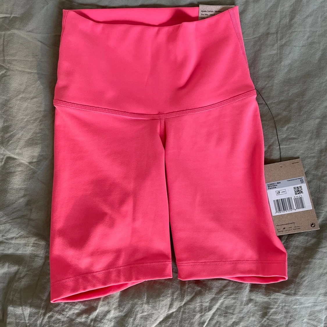 Rosa Nike yoga shorts  - 92