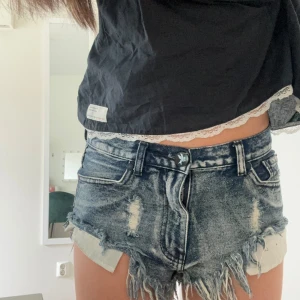 One teaspoon shorts - Så snygga One teaspoon lågmidjade jeans shorts. I bra skick!
